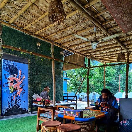 Hobbit House Hostel Rishīkesh Exterior foto
