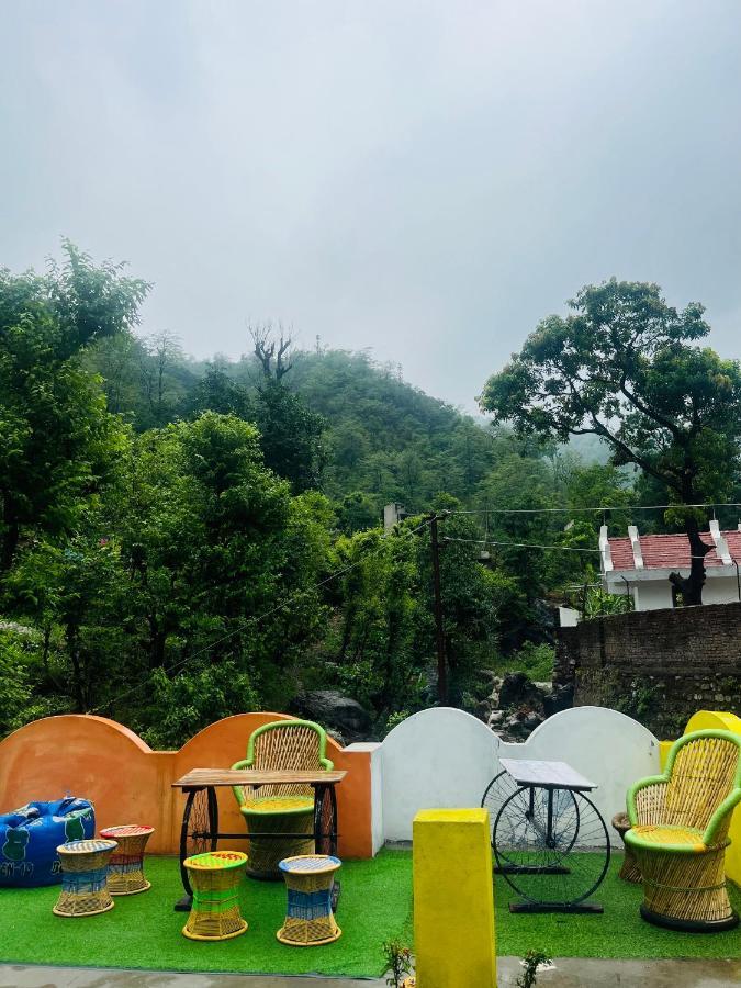 Hobbit House Hostel Rishīkesh Exterior foto