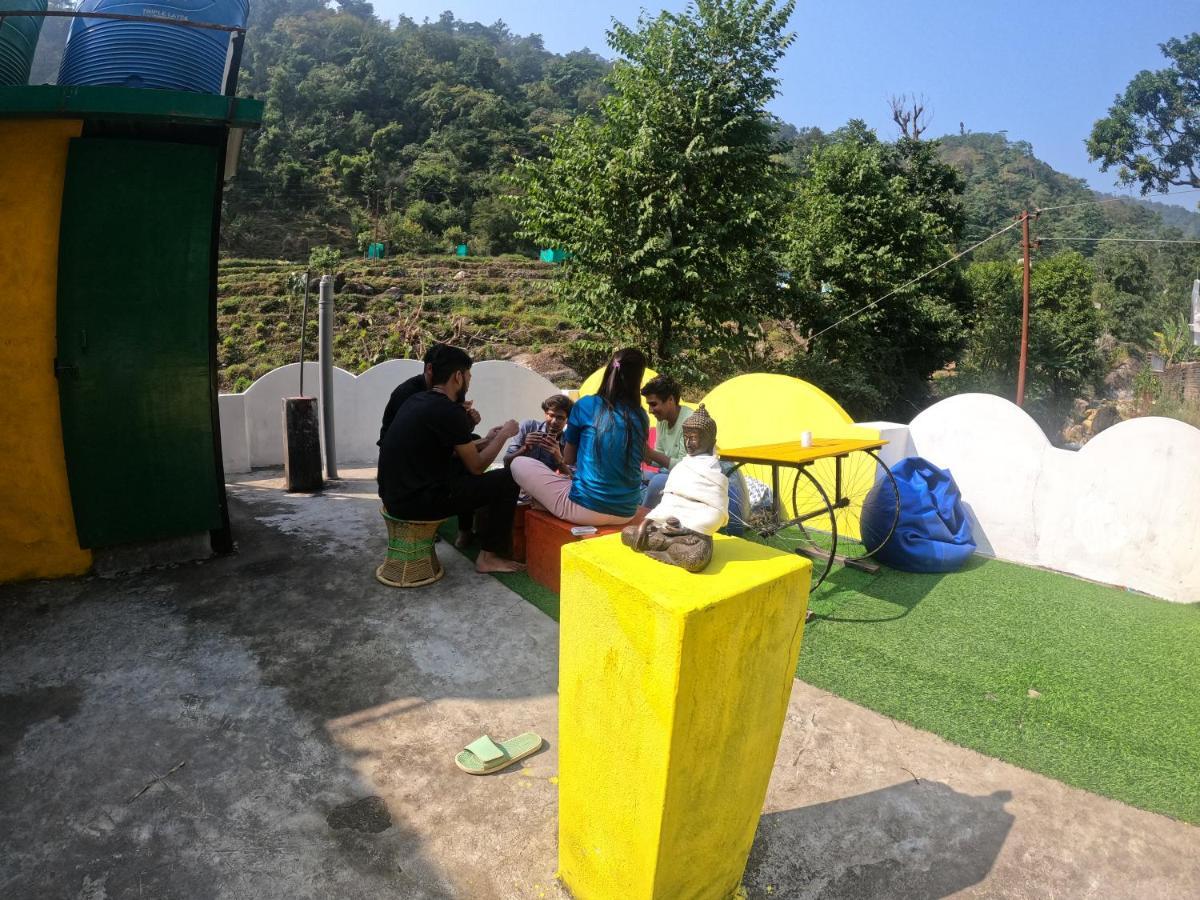 Hobbit House Hostel Rishīkesh Exterior foto