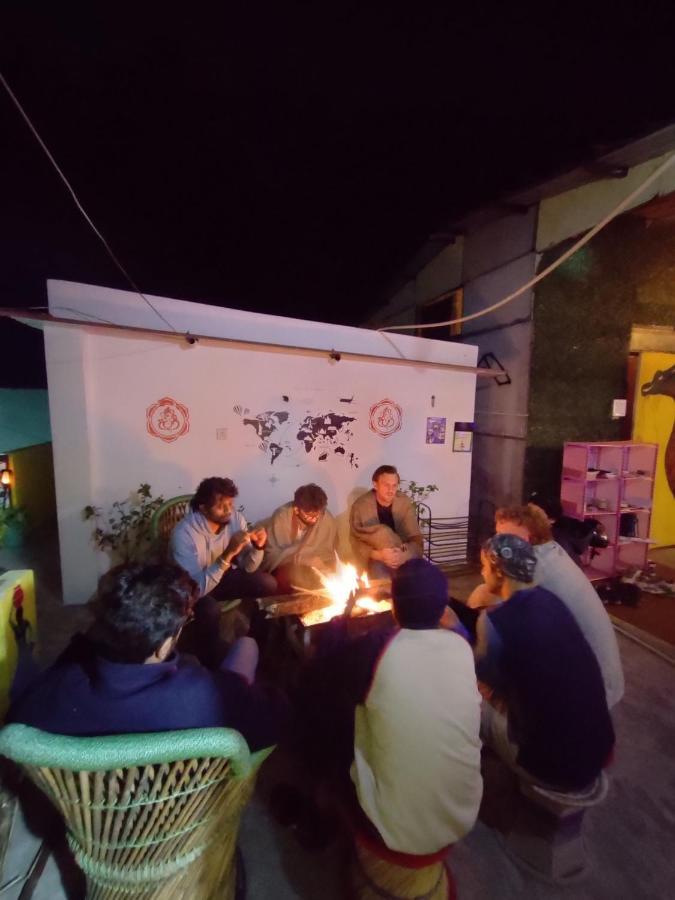 Hobbit House Hostel Rishīkesh Exterior foto