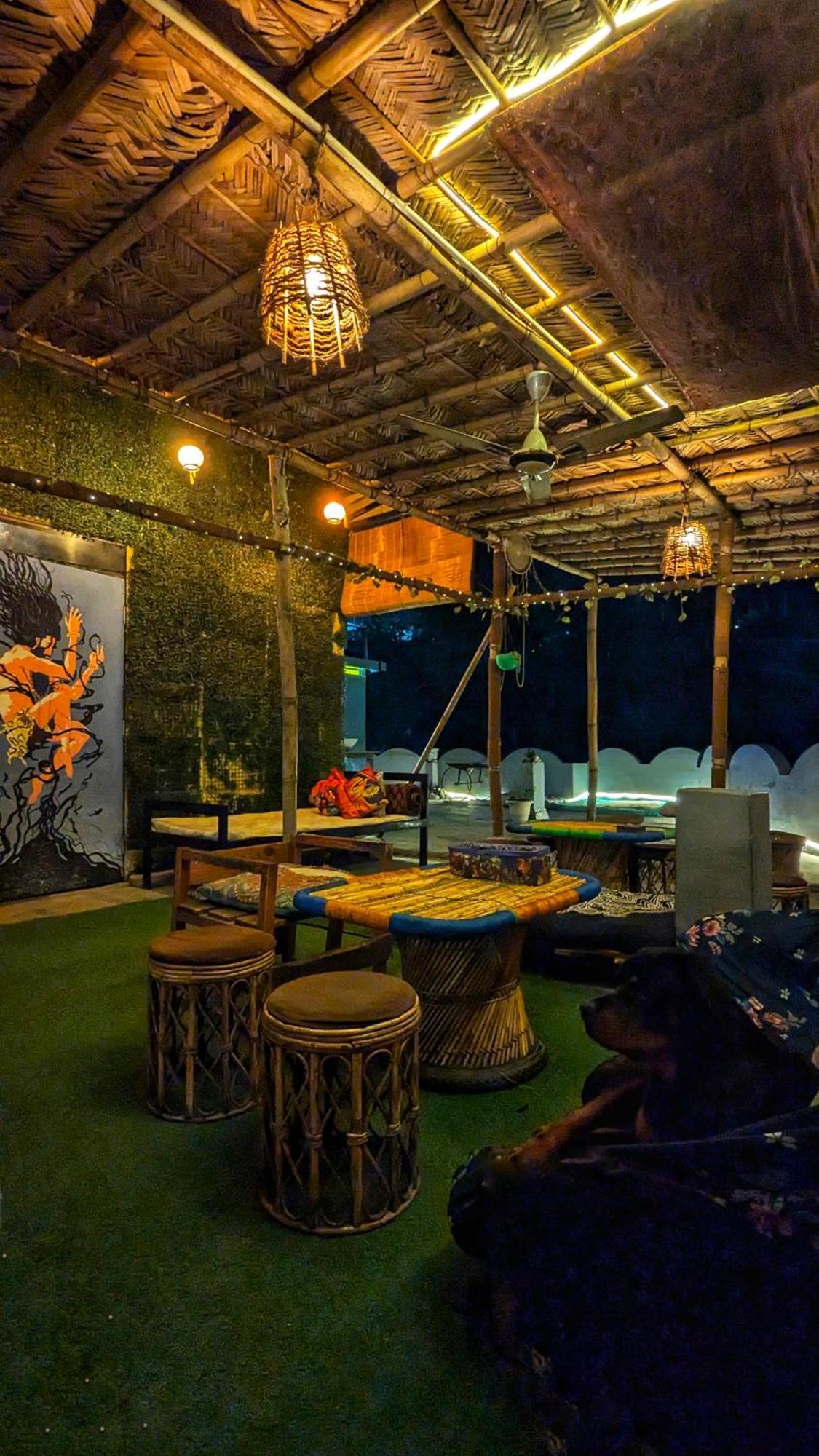 Hobbit House Hostel Rishīkesh Exterior foto
